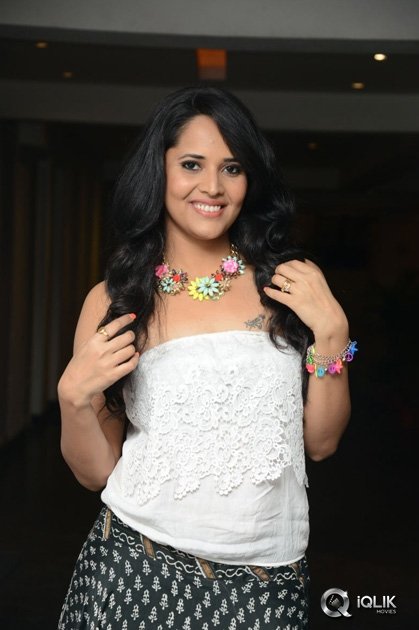 Anasuya-at-Dynamite-Movie-Audio-Launch